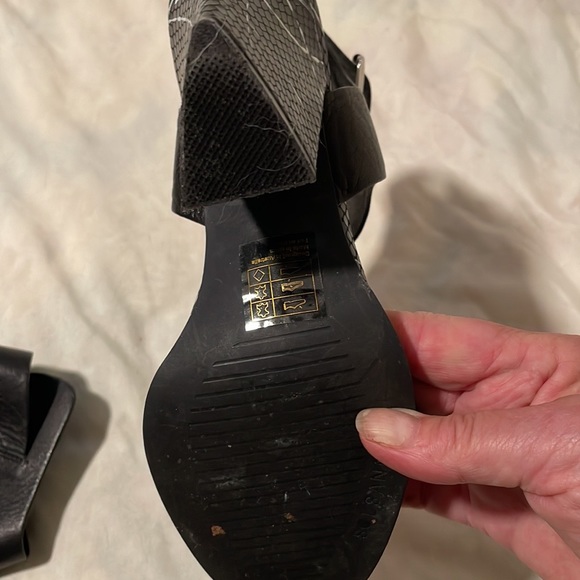 Solsana size 7 4”heels - Picture 4 of 5